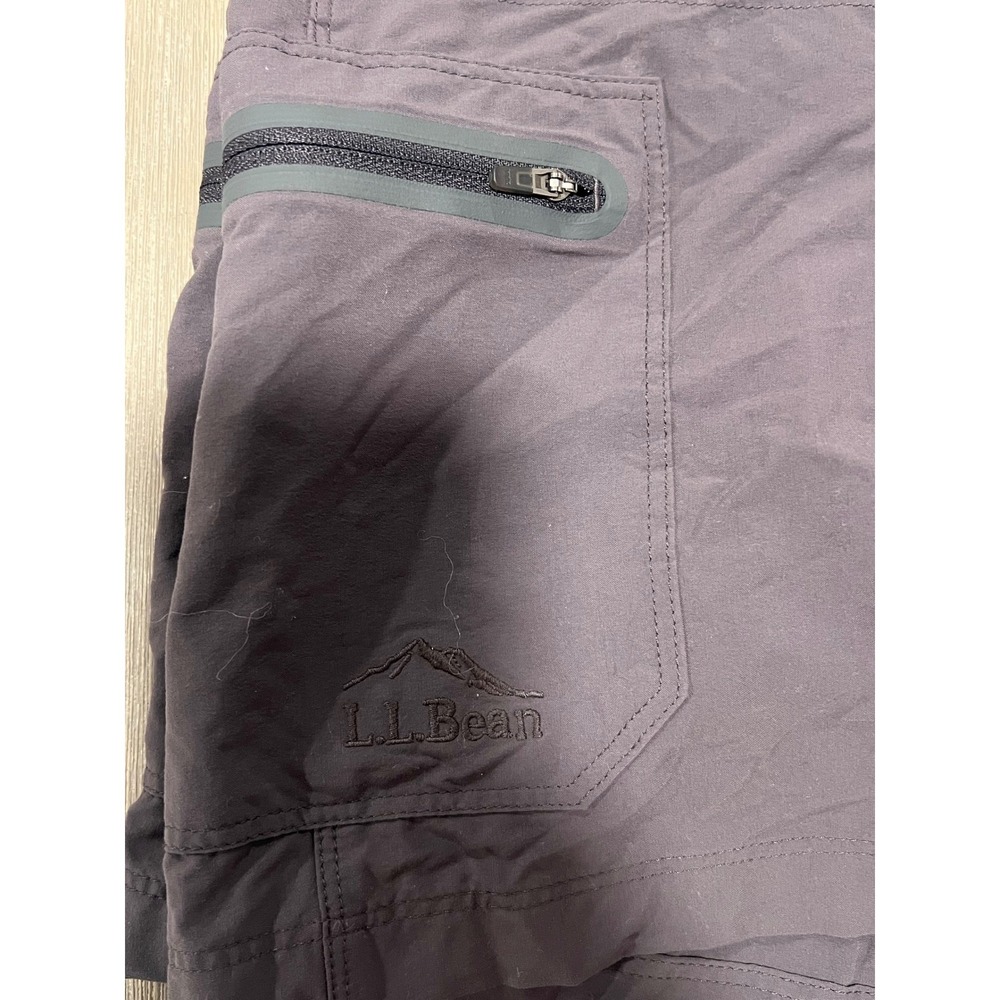 LL Bean Men's Grey Nylon Spandex Cargo Shorts Zip Pockets Outdoor Size 33 - Picture 3 of 4